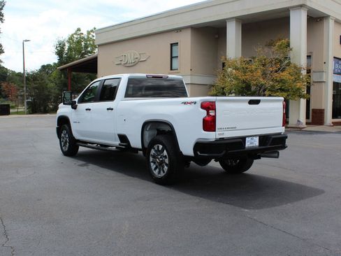 Used 2025 Chevrolet Silverado 2500 Custom w/ Custom Value Package AWD/4WD image 11