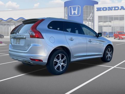 Used 2015 Volvo XC60 T6 Platinum image 10