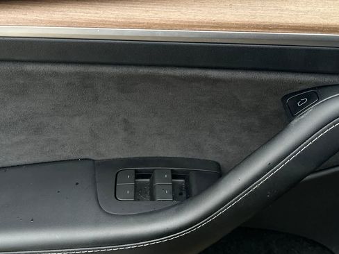 Used 2023 Tesla Model Y Performance AWD/4WD image 15