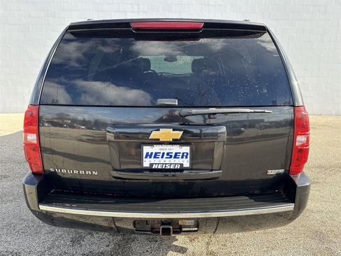Used 2011 Chevrolet Suburban LTZ image 12