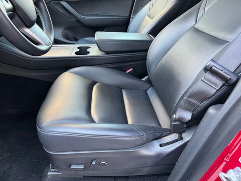 Used 2023 Tesla Model Y 2WD image 12