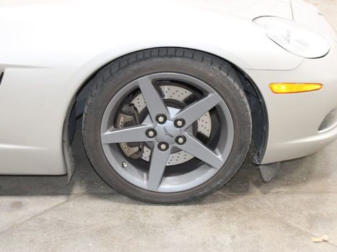 Used 2006 Chevrolet Corvette Convertible w/ Preferred Equipment Group RWD image 42
