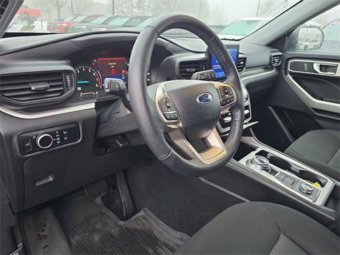 Certified 2024 Ford Explorer XLT image 15