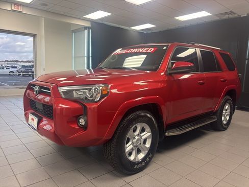 Used 2022 Toyota 4Runner SR5 image 7
