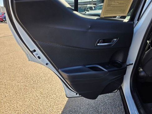 Used 2022 Toyota C-HR XLE FWD image 20