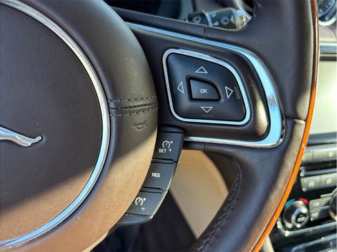Used 2017 Jaguar XJ R-Sport image 27