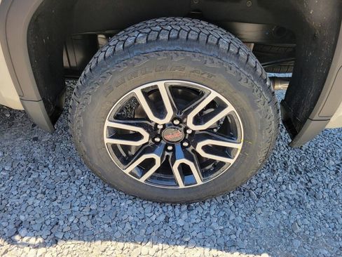 New 2026 GMC Sierra 1500 AT4 w/ AT4 Premium Package image 8