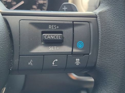 Used 2024 Nissan Rogue SV FWD image 25