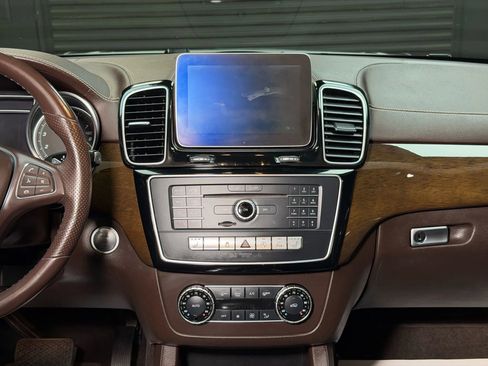 Used 2017 Mercedes-Benz GLS 450 4MATIC image 32