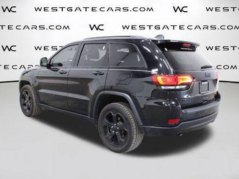 Used 2019 Jeep Grand Cherokee Laredo image 5