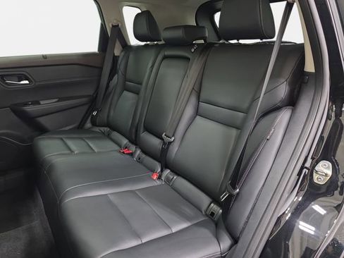 Used 2023 Nissan Rogue SL w/ SL Premium Package image 13