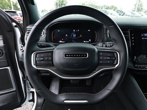 Used 2022 Jeep Wagoneer Series III AWD/4WD image 11