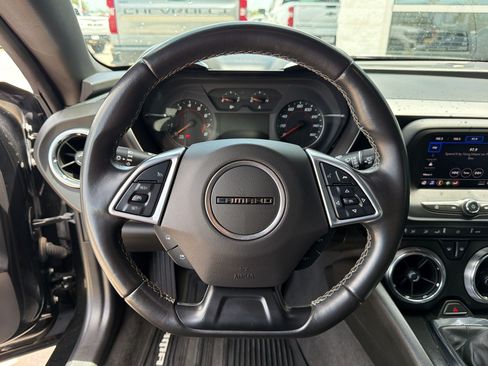 Used 2022 Chevrolet Camaro LS RWD image 9