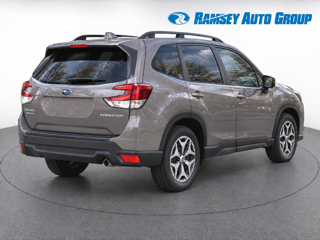 Certified 2023 Subaru Forester Premium AWD/4WD image 4