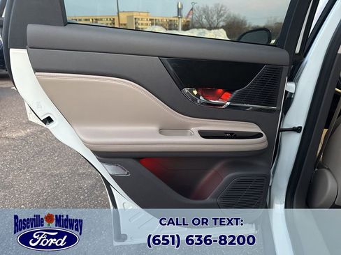 Used 2022 Lincoln Corsair AWD w/ Premium Package image 35