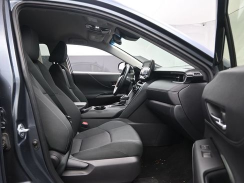 Used 2022 Toyota Venza LE AWD/4WD image 26