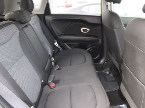 Used 2017 Kia Soul + image 21