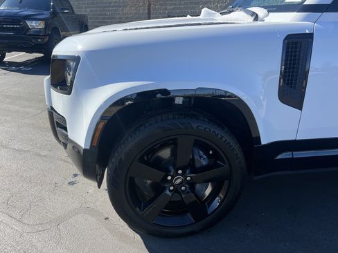 Certified 2024 Land Rover Defender 130 X-Dynamic SE image 12