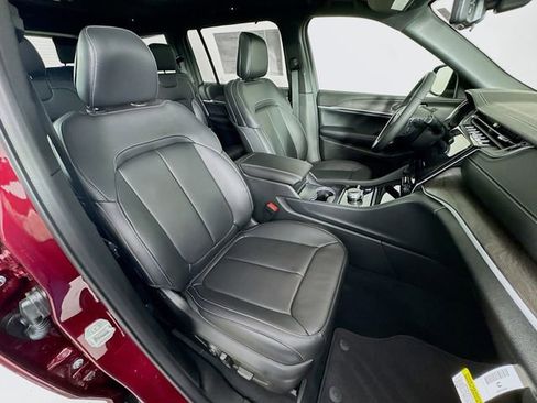 New 2025 Jeep Grand Cherokee L Limited w/ Luxury Tech Group II image 34