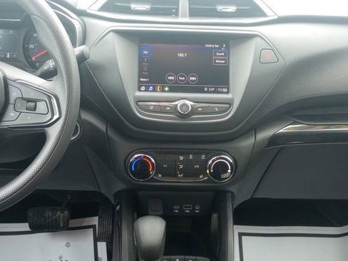 Used 2022 Chevrolet TrailBlazer LT w/ Driver Confidence Package image 12