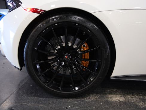 Used 2017 McLaren 570S RWD image 11