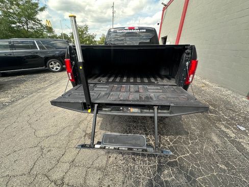 Used 2018 Ford F150 Platinum w/ Equipment Group 701A Luxury image 8
