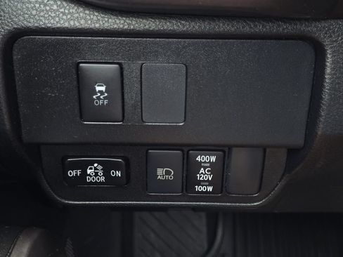 Used 2021 Toyota Tacoma TRD Off-Road w/ Technology Package AWD/4WD image 16