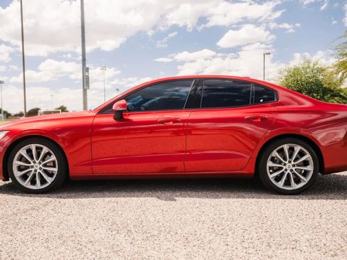 Used 2020 Volvo S60 T6 Momentum image 10