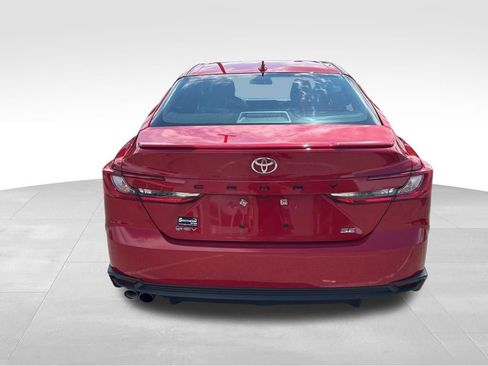Used 2025 Toyota Camry SE FWD image 4
