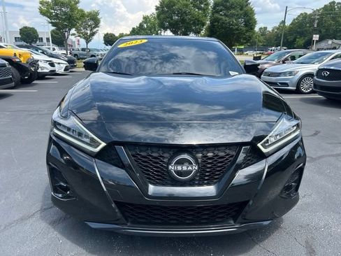 Used 2023 Nissan Maxima SR w/ Sport Mat Group FWD image 2
