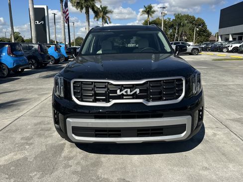 New 2025 Kia Telluride S image 3