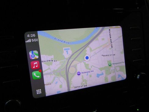 Used 2022 Toyota Prius LE image 17