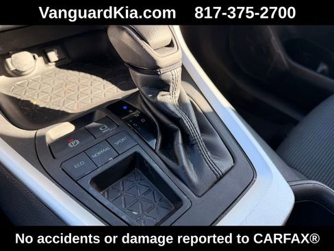 Used 2022 Toyota RAV4 LE image 21