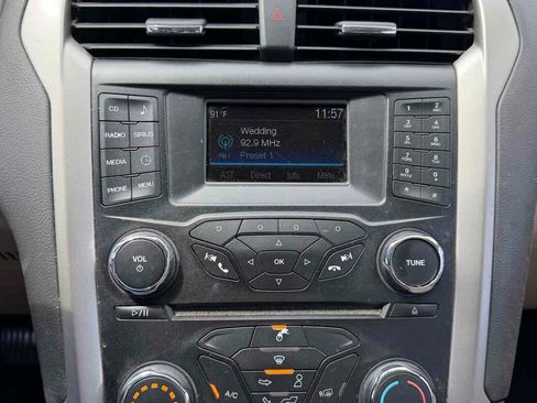 Used 2014 Ford Fusion SE FWD image 12