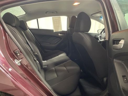 Used 2017 Kia Forte LX image 10