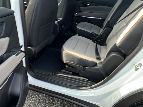 New 2026 Chevrolet Traverse LT image 17