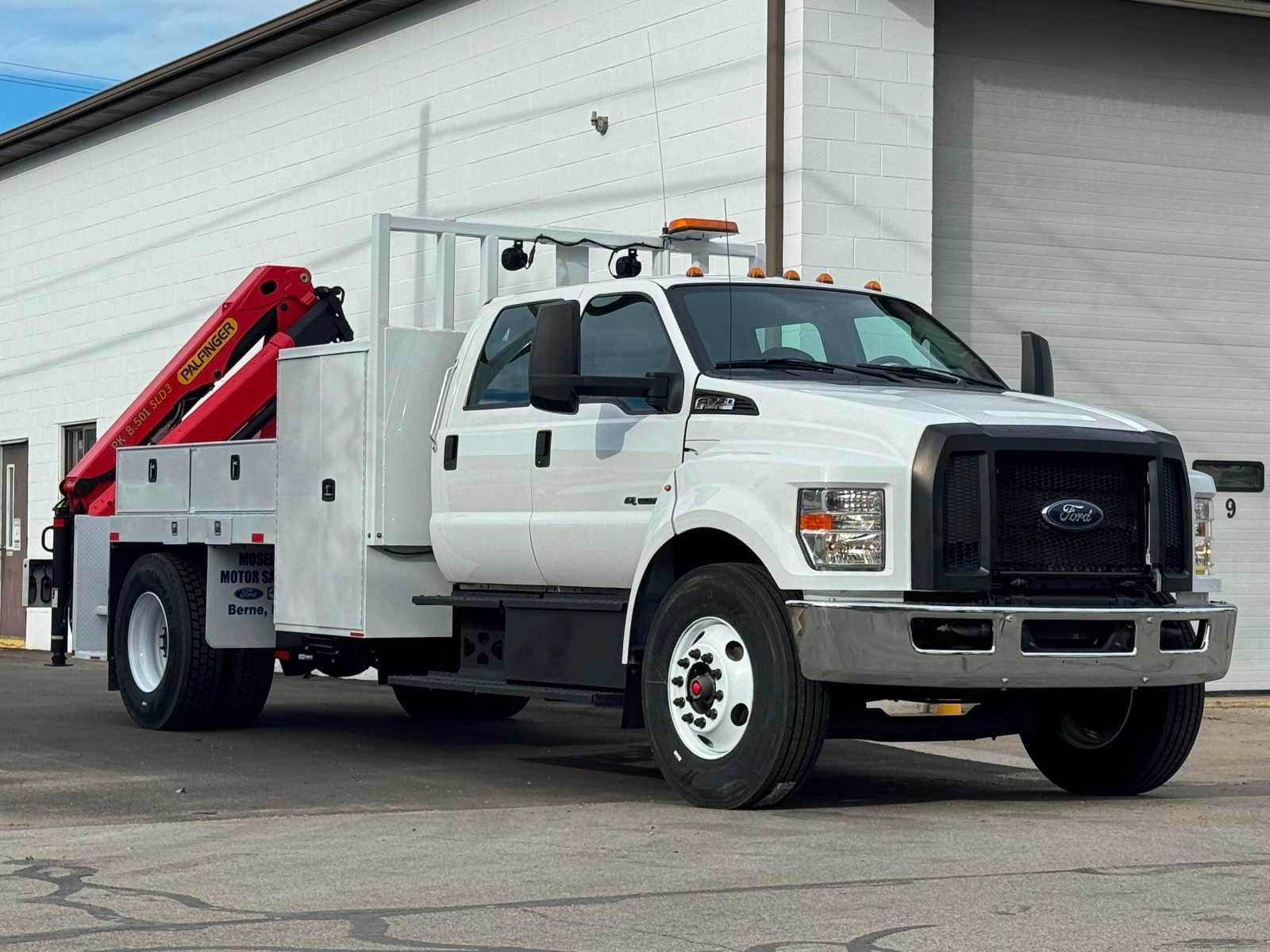 Used 2021 Ford F750 2WD Crew Cab Super Duty image 1