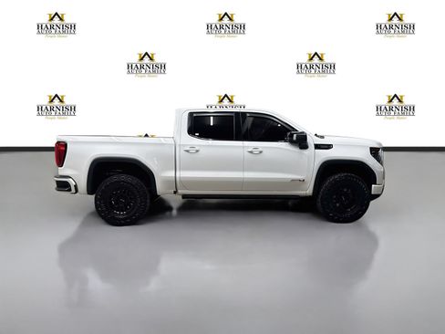 Used 2024 GMC Sierra 1500 AT4 w/ Technology Package AWD/4WD image 5