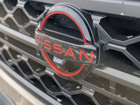 Used 2023 Nissan Frontier PRO-4X w/ Pro Convenience Package image 14