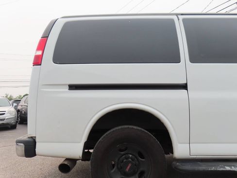 Used 2019 GMC Savana 2500 w/ Driver Convenience Package RWD image 21