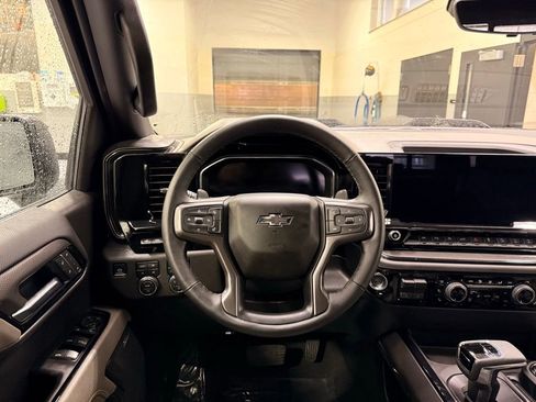Used 2025 Chevrolet Silverado 1500 ZR2 w/ Technology Package image 23