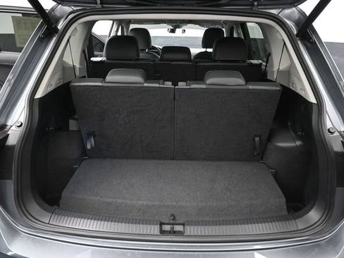 Used 2024 Volkswagen Tiguan SE FWD image 31