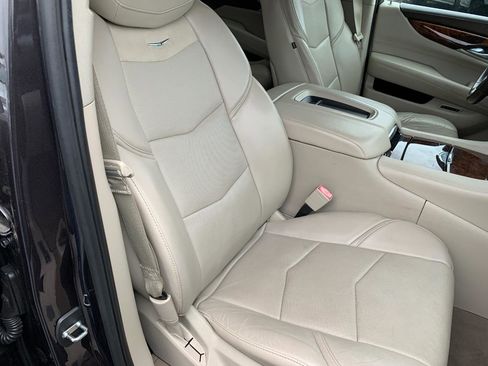 Used 2015 Cadillac Escalade ESV Premium image 49