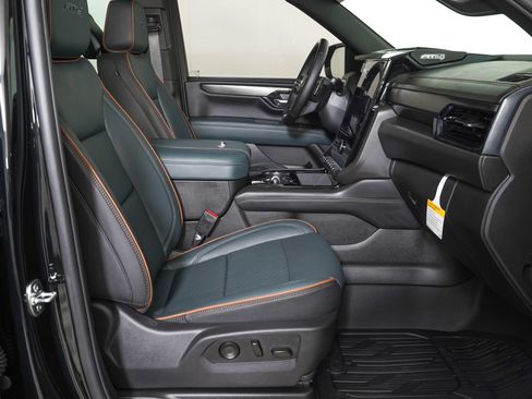 Used 2026 GMC Yukon AT4 w/ AT4 Premium Plus Package AWD/4WD image 8