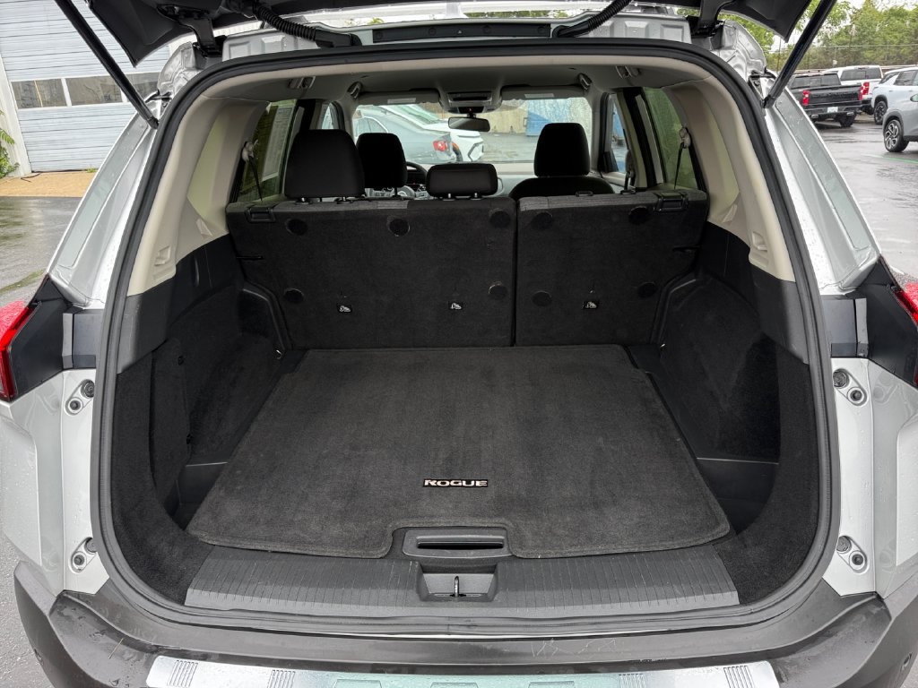 Used 2023 Nissan Rogue SV AWD/4WD image 24