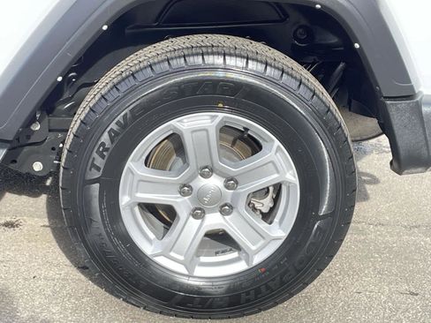 Used 2022 Jeep Wrangler Sport AWD/4WD image 11