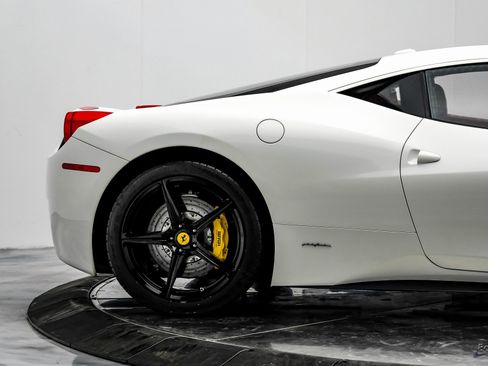 Used 2015 Ferrari 458 Italia Coupe image 20