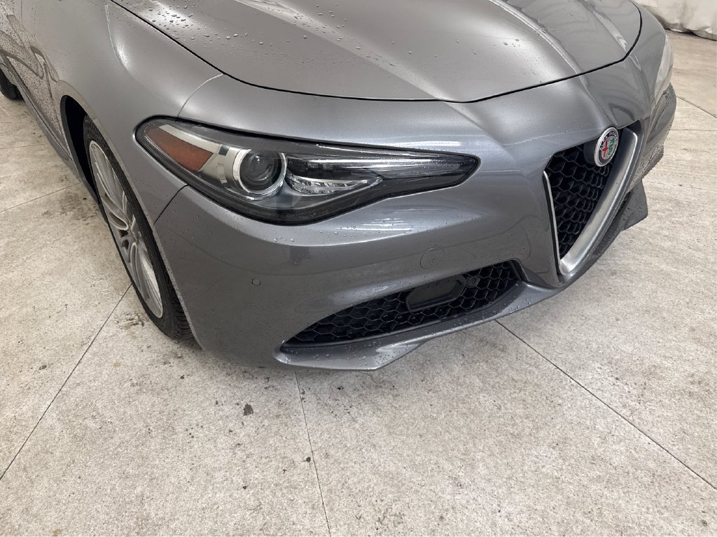 Used 2019 Alfa Romeo Giulia Ti w/ Quick Order Package 22Z Lusso RWD image 16