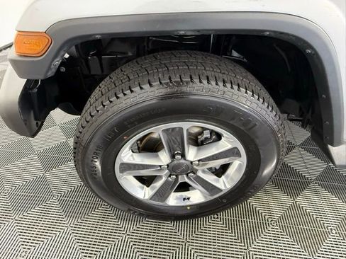 Used 2019 Jeep Wrangler Unlimited Sahara image 21