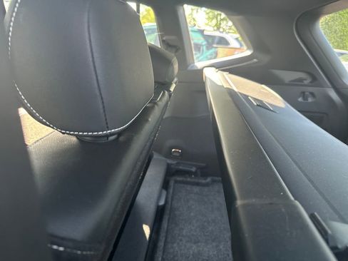 Used 2023 Volkswagen Tiguan SEL R-Line image 8